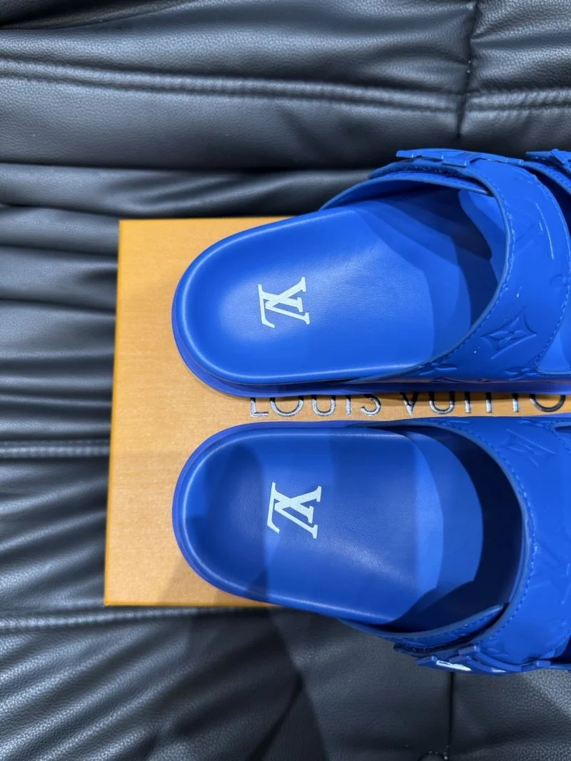 Bold Louis Vuitton Slippers 30502