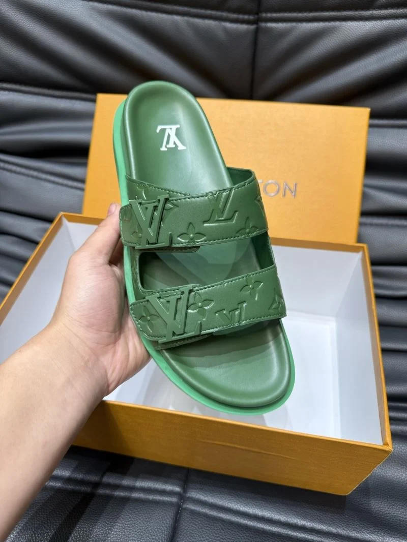 Compact Louis Vuitton Slippers 30507