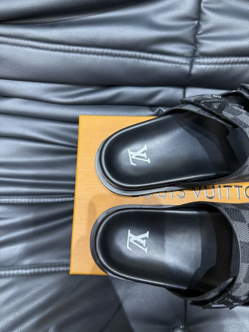 ZipUp Louis Vuitton Slippers 30511