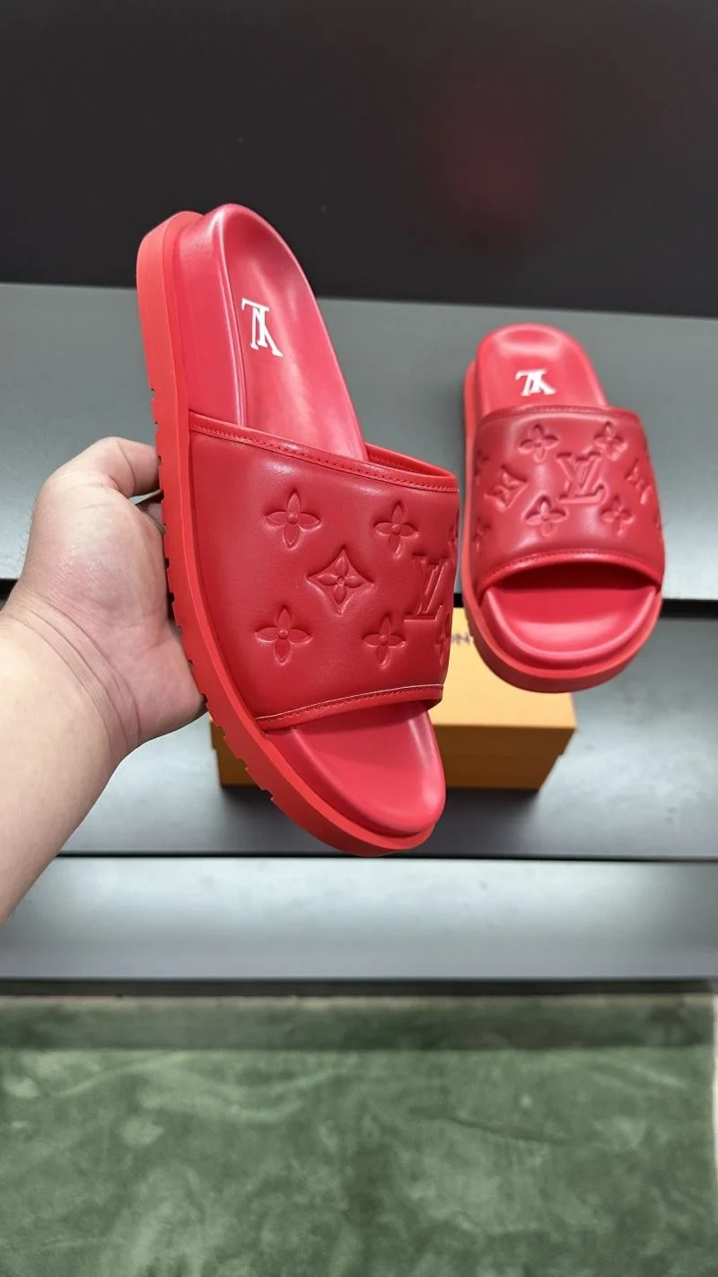 Snug Louis Vuitton Slippers 30486