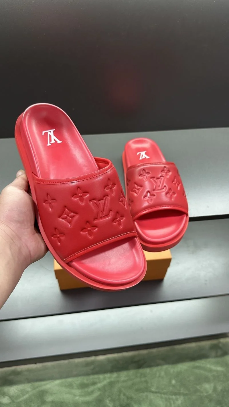 Snug Louis Vuitton Slippers 30486