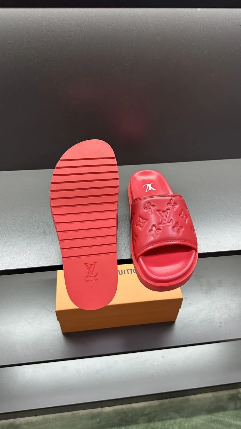 Snug Louis Vuitton Slippers 30486