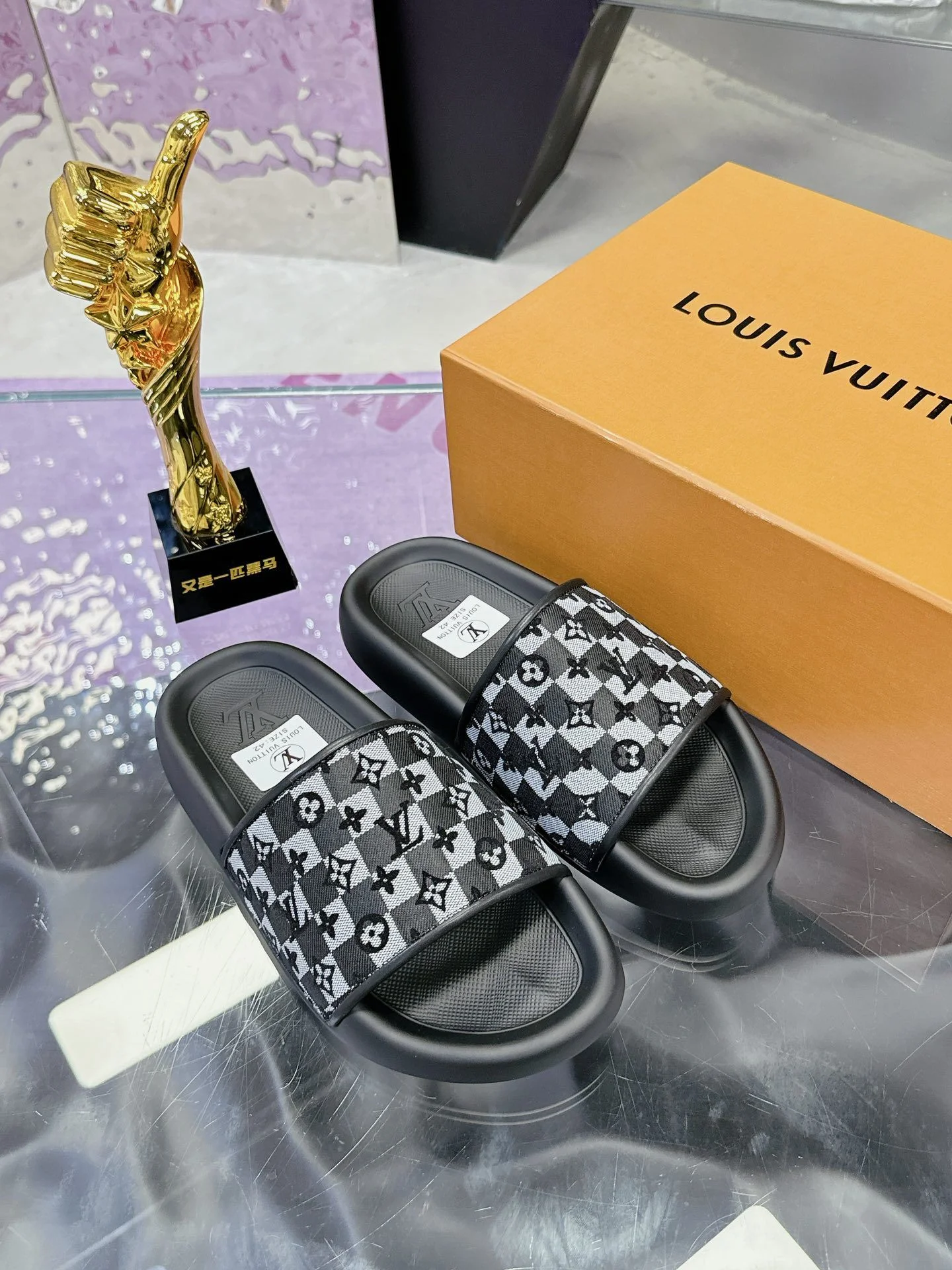 Louis Vuitton Slippers Bright 31592