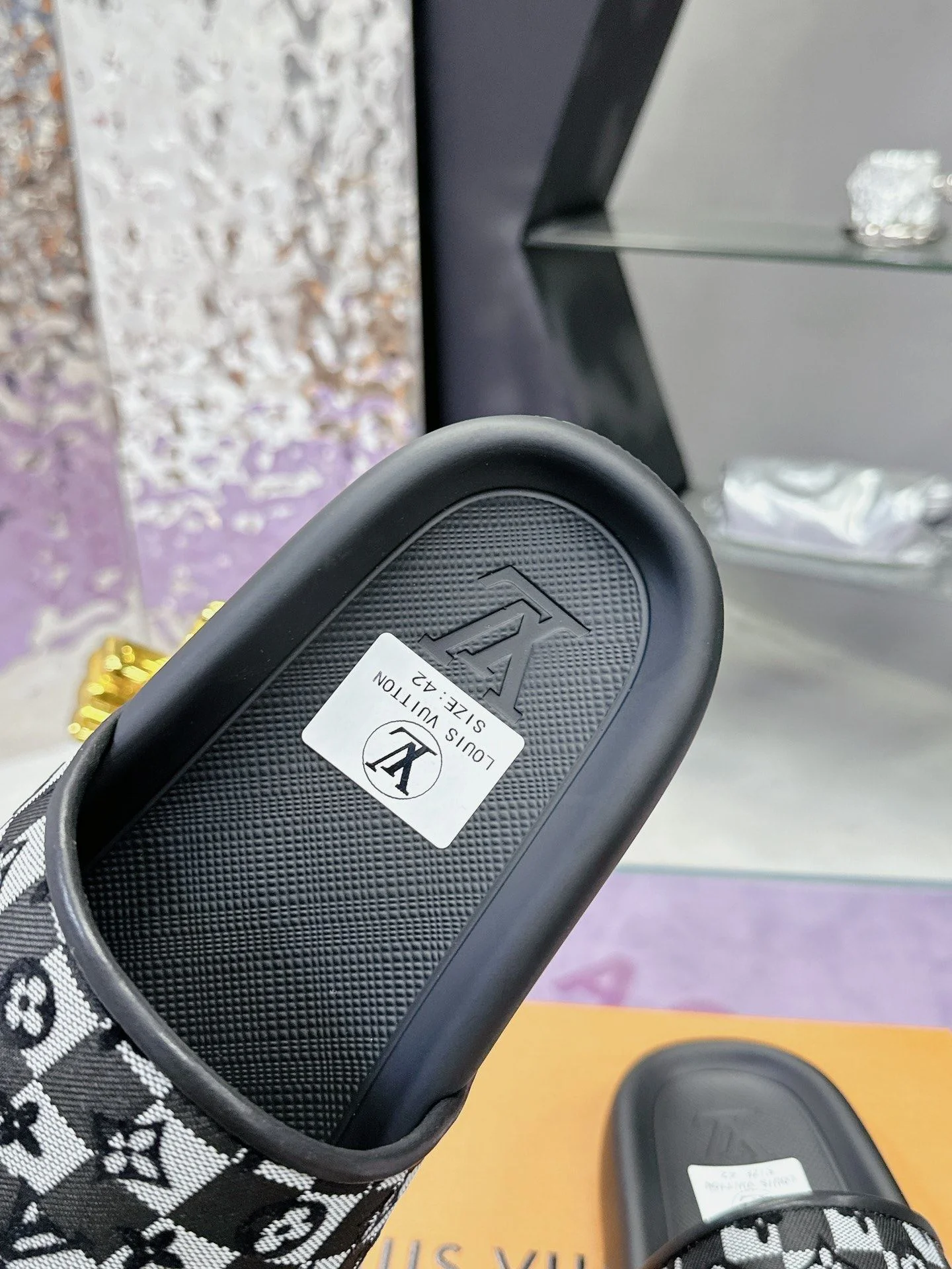 Louis Vuitton Slippers Bright 31592