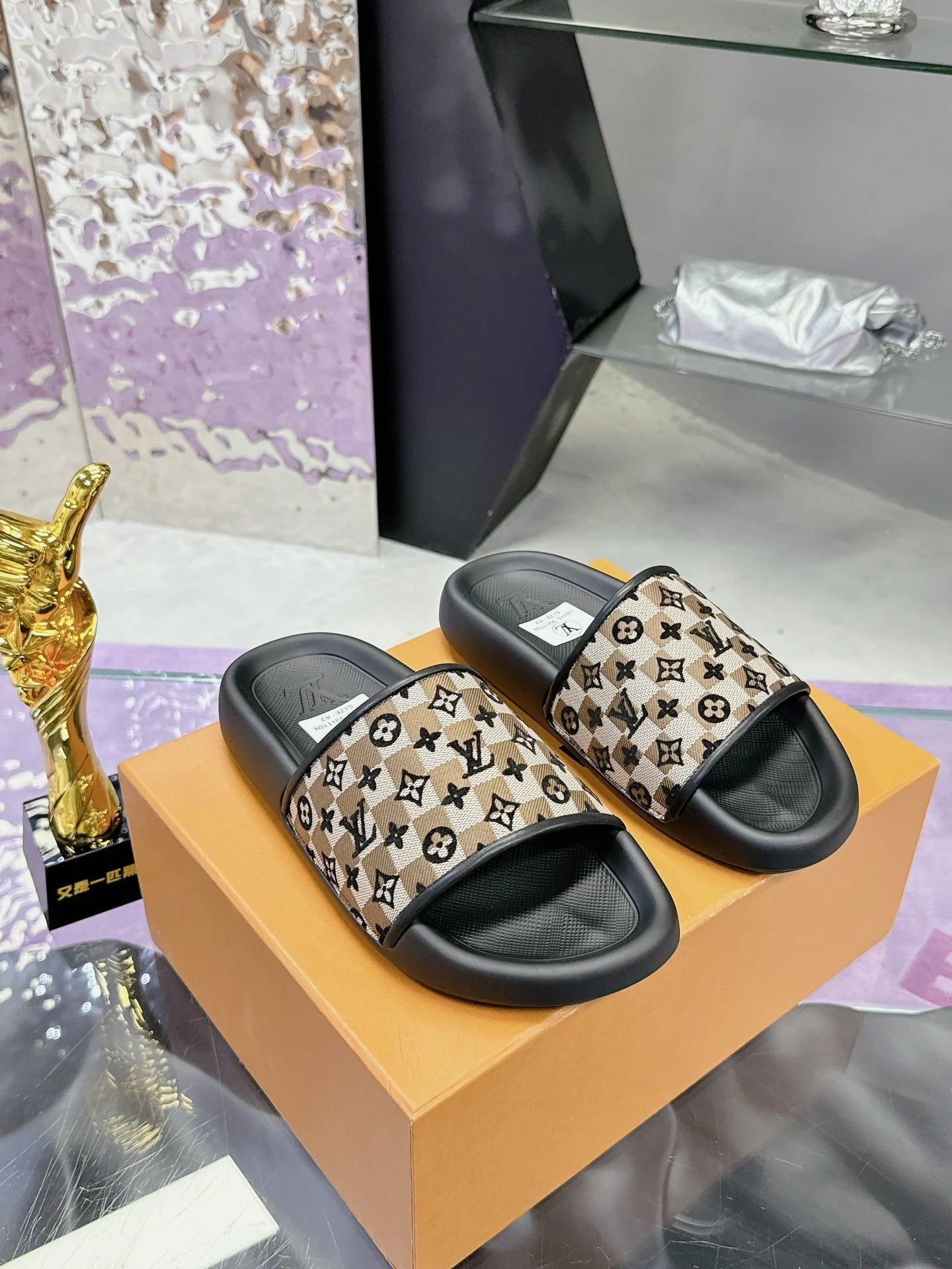 Louis Vuitton Slippers TechFriendly 31589