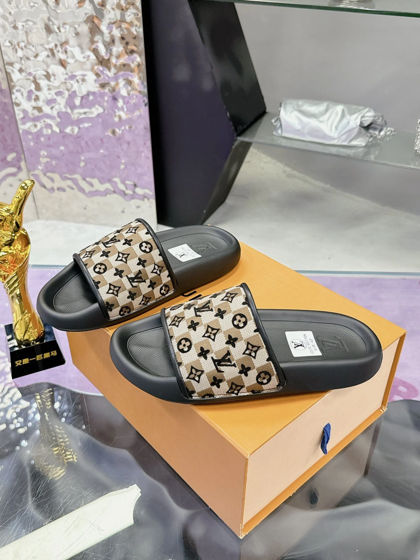 Louis Vuitton Slippers TechFriendly 31589