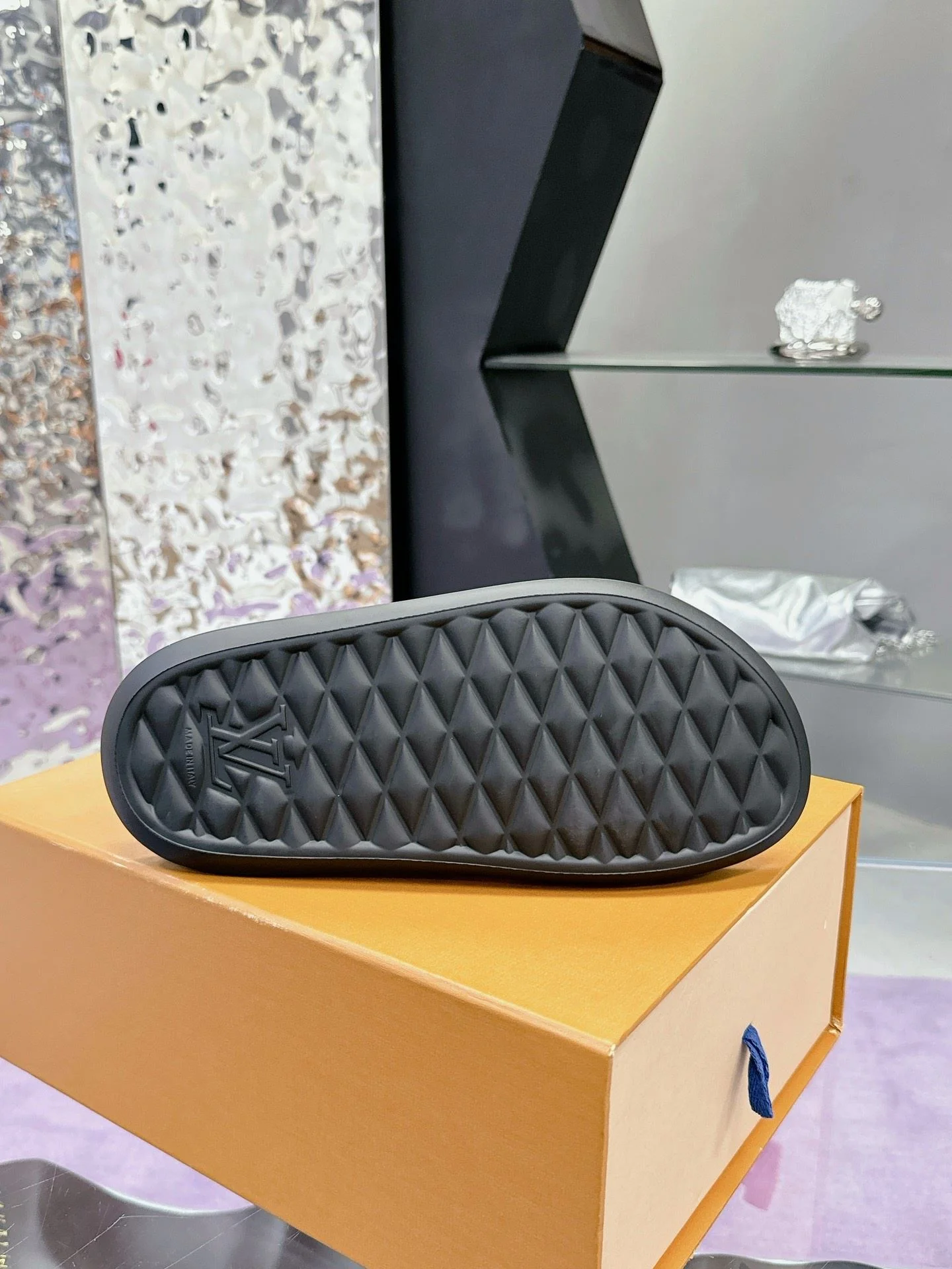 Louis Vuitton Slippers Modern 31584