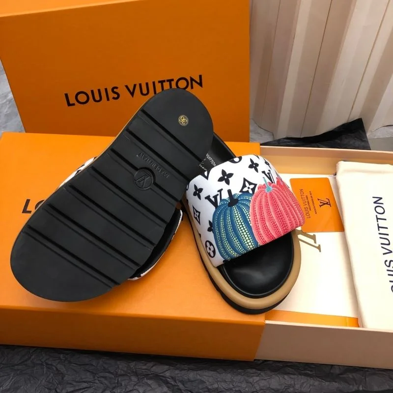 Louis Vuitton Slippers Unisex 32240