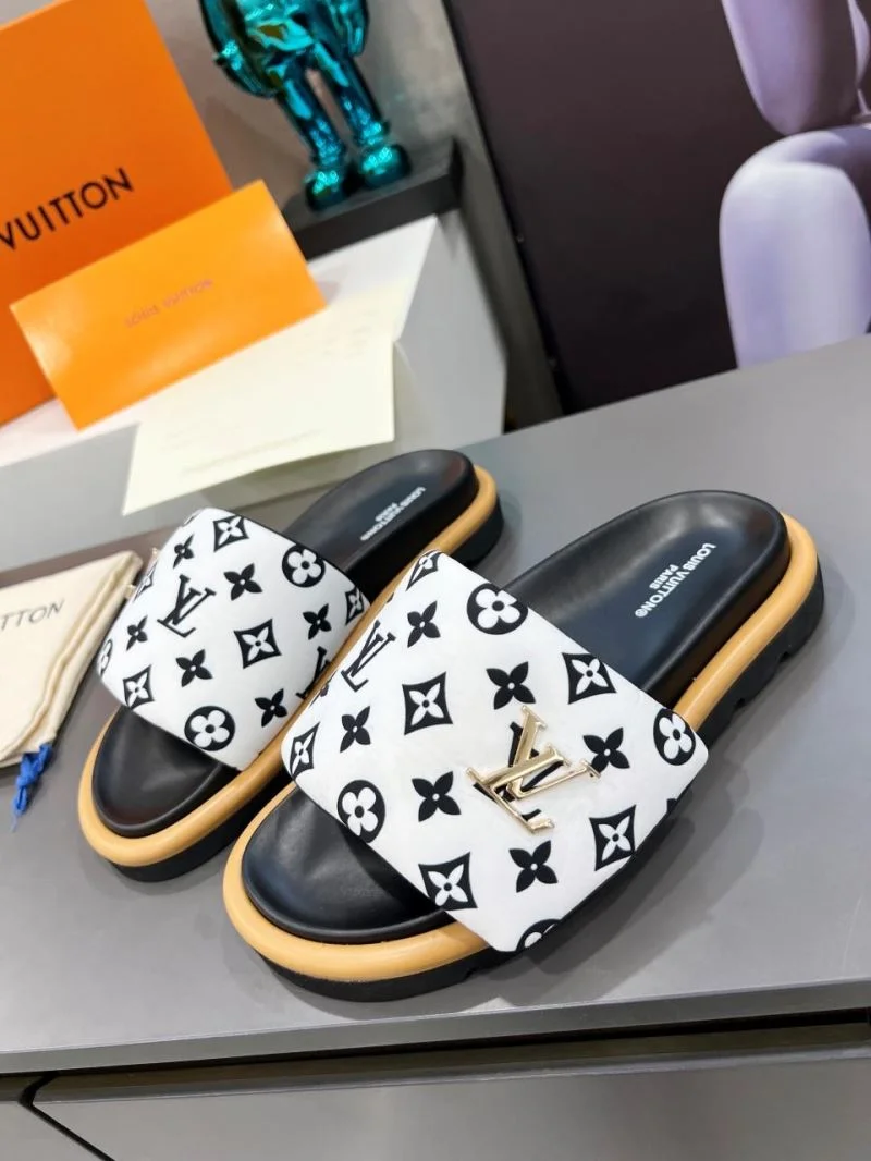 Modern Louis Vuitton Slippers 32219