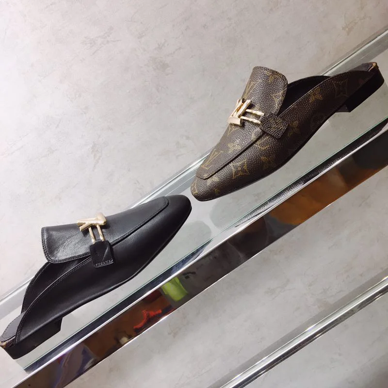 Refined Louis Vuitton Slippers 32213