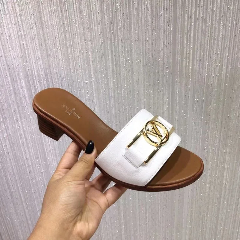 EyeCatching Louis Vuitton Slippers 32210