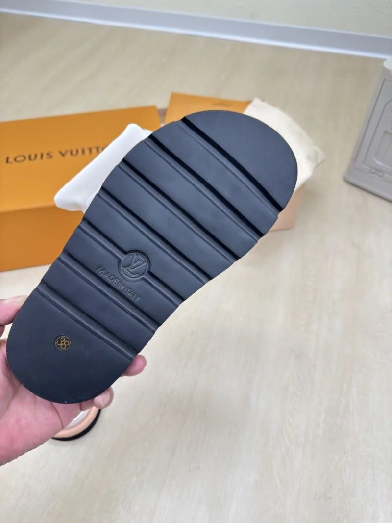 Sophisticated Louis Vuitton Slippers 32198