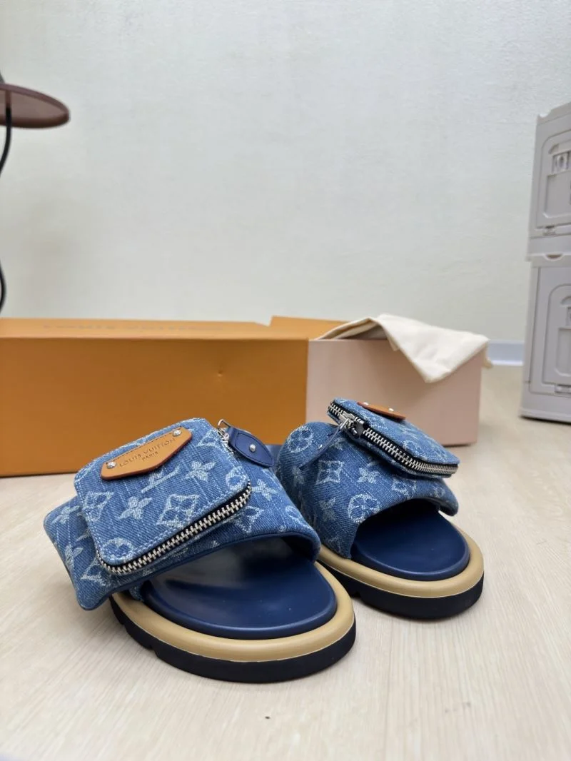 Lightweight Louis Vuitton Slippers 32195