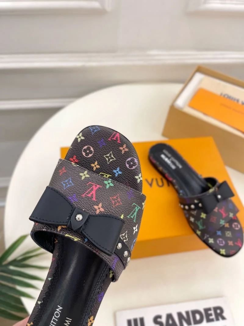 Compact Louis Vuitton Slippers 32186