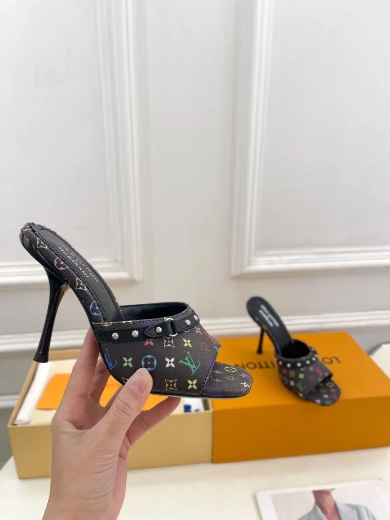 Casual Louis Vuitton Slippers 32204