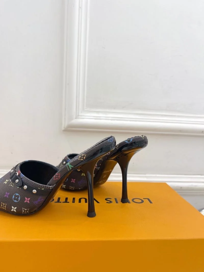 Casual Louis Vuitton Slippers 32204