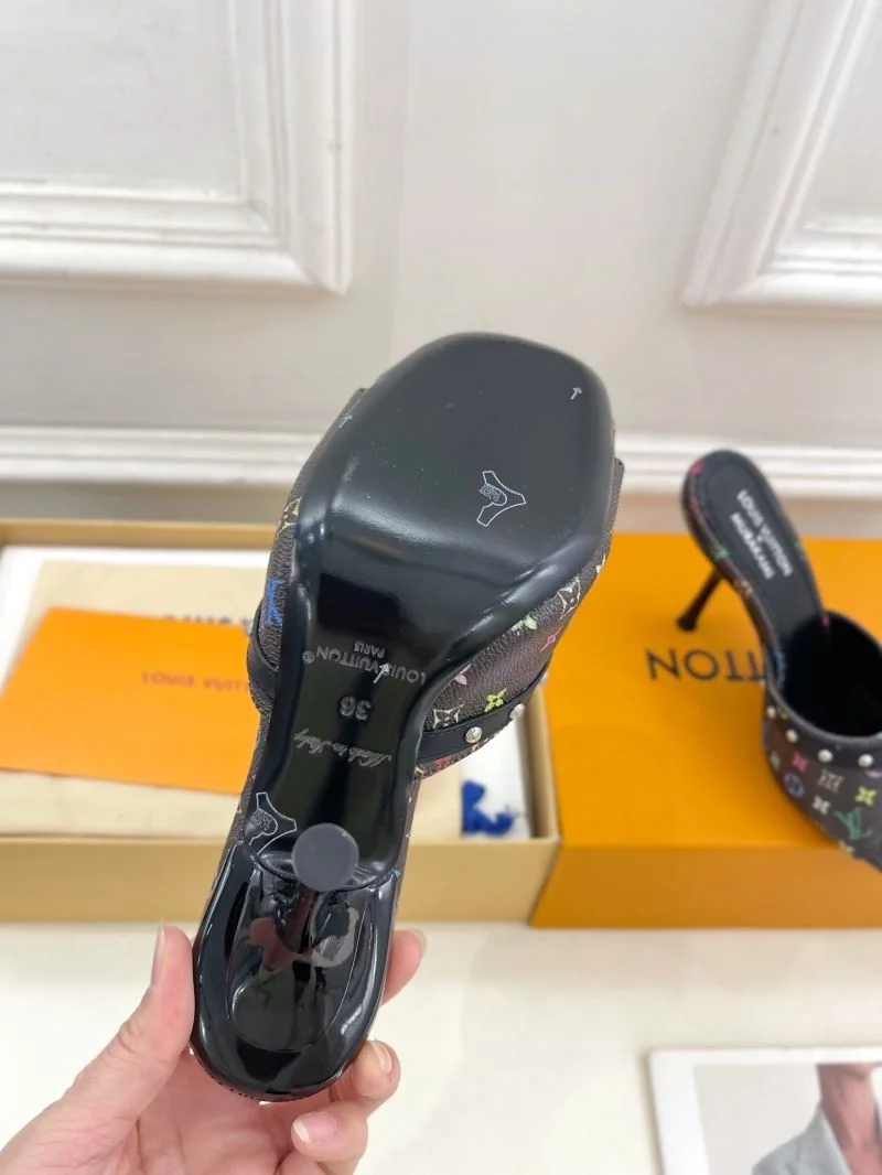 Casual Louis Vuitton Slippers 32204