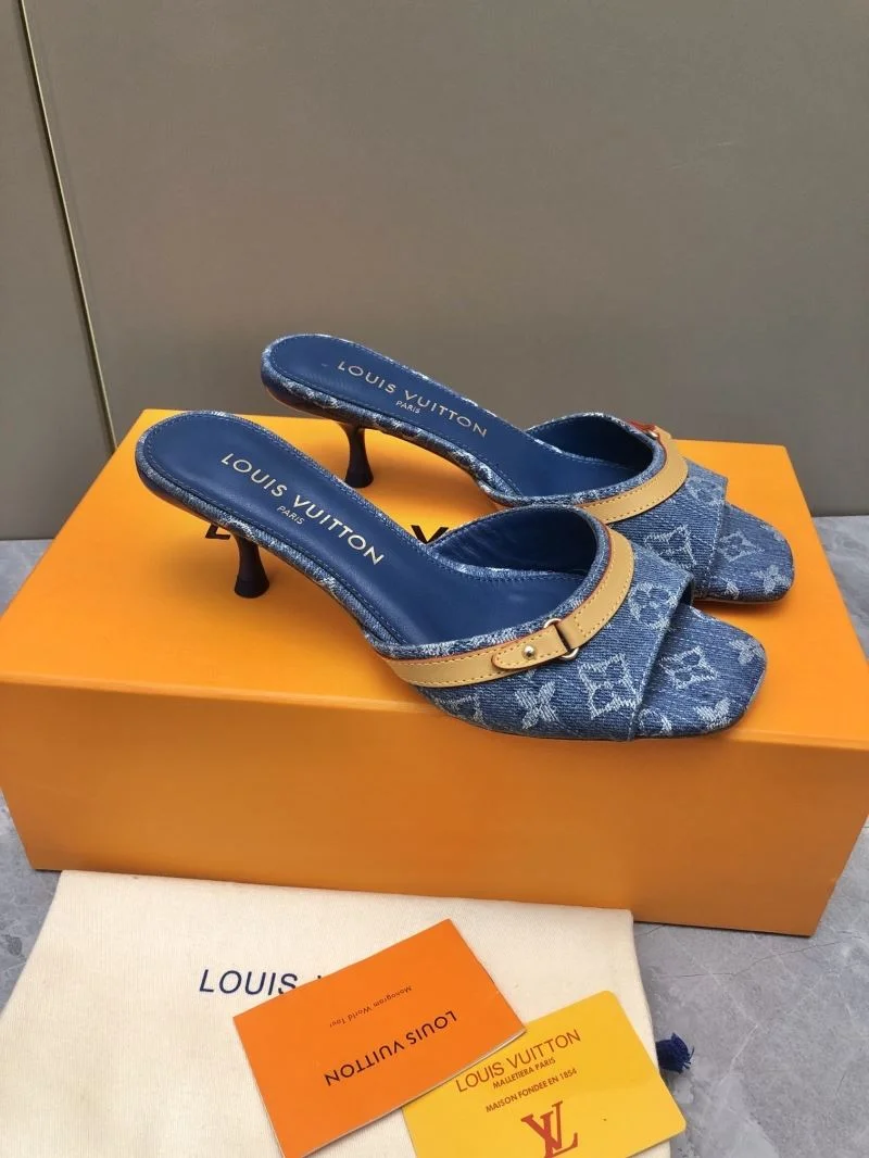 Versatile Louis Vuitton Slippers 32197