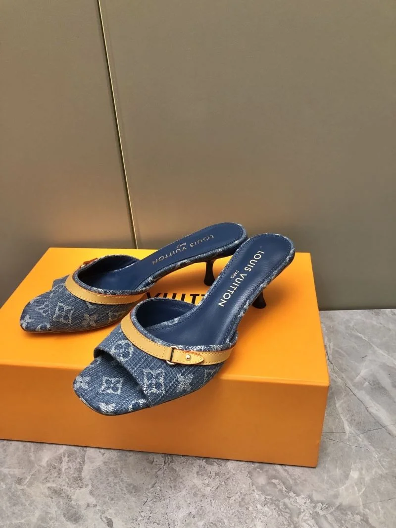 Versatile Louis Vuitton Slippers 32197