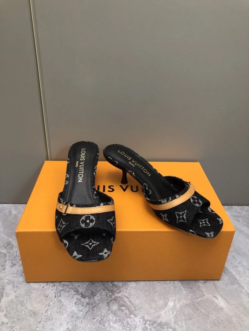 Sleek Louis Vuitton Slippers 32199