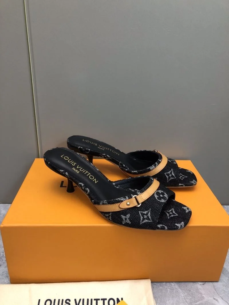 Sleek Louis Vuitton Slippers 32199