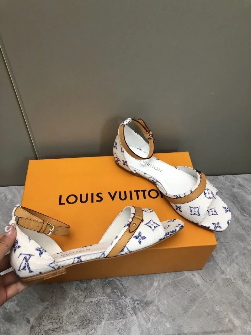 Louis Vuitton Slippers Chic 32185