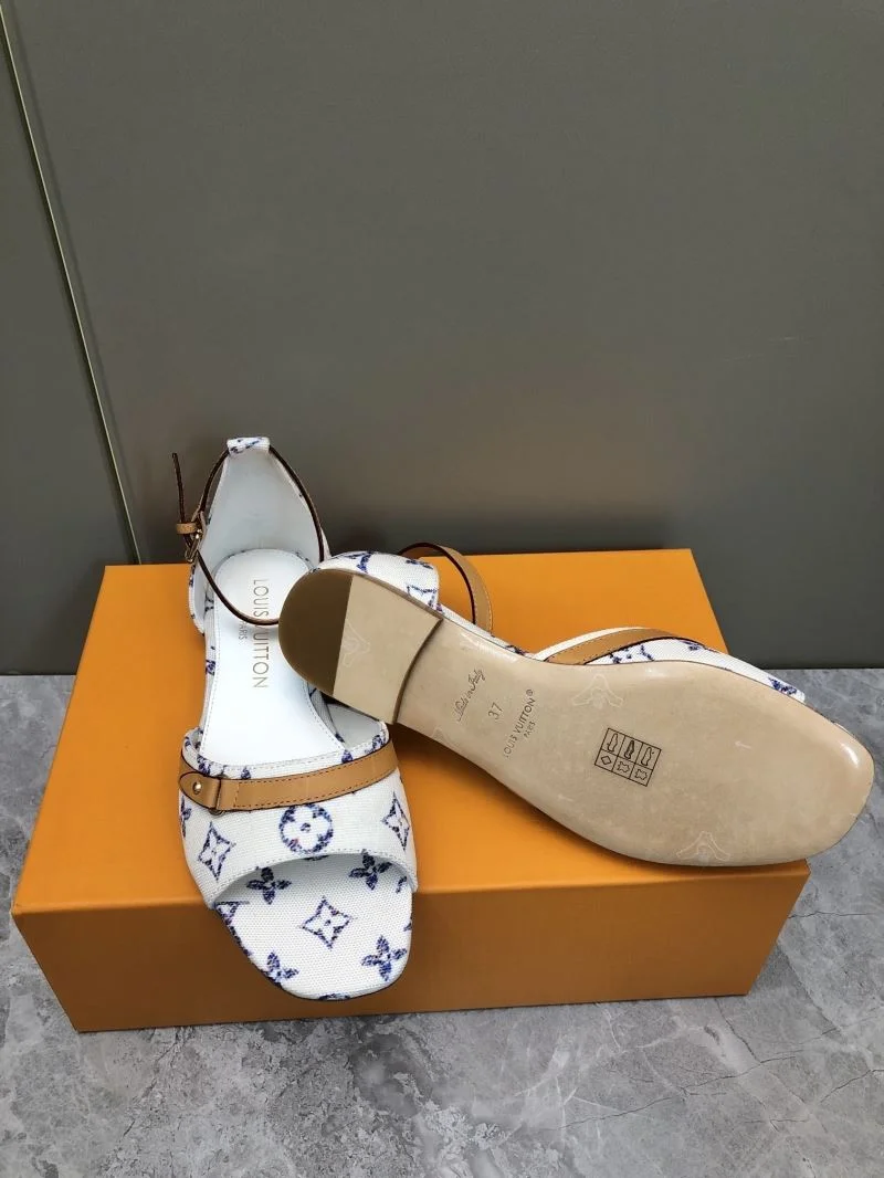 Louis Vuitton Slippers Chic 32185