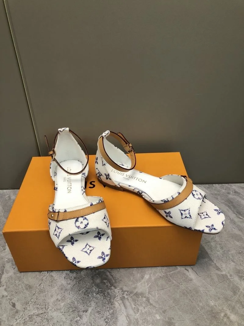 Louis Vuitton Slippers Chic 32185