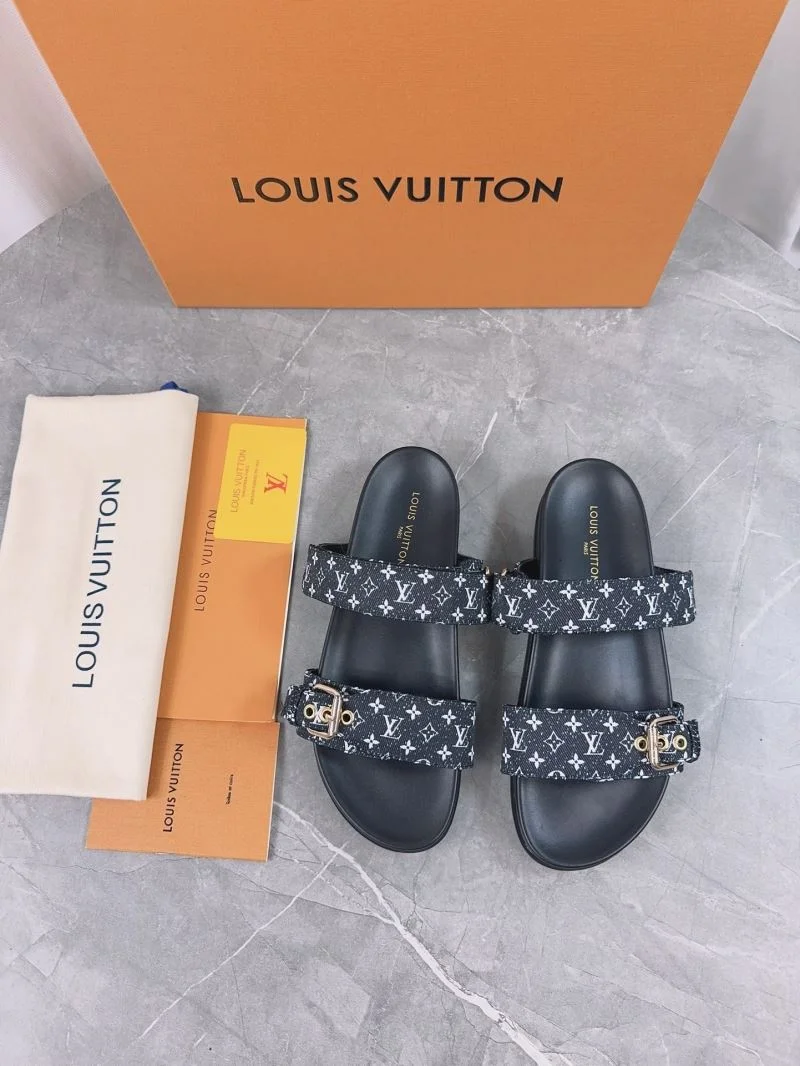 EyeCatching Louis Vuitton Slippers 32176