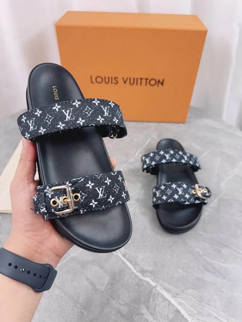 EyeCatching Louis Vuitton Slippers 32176