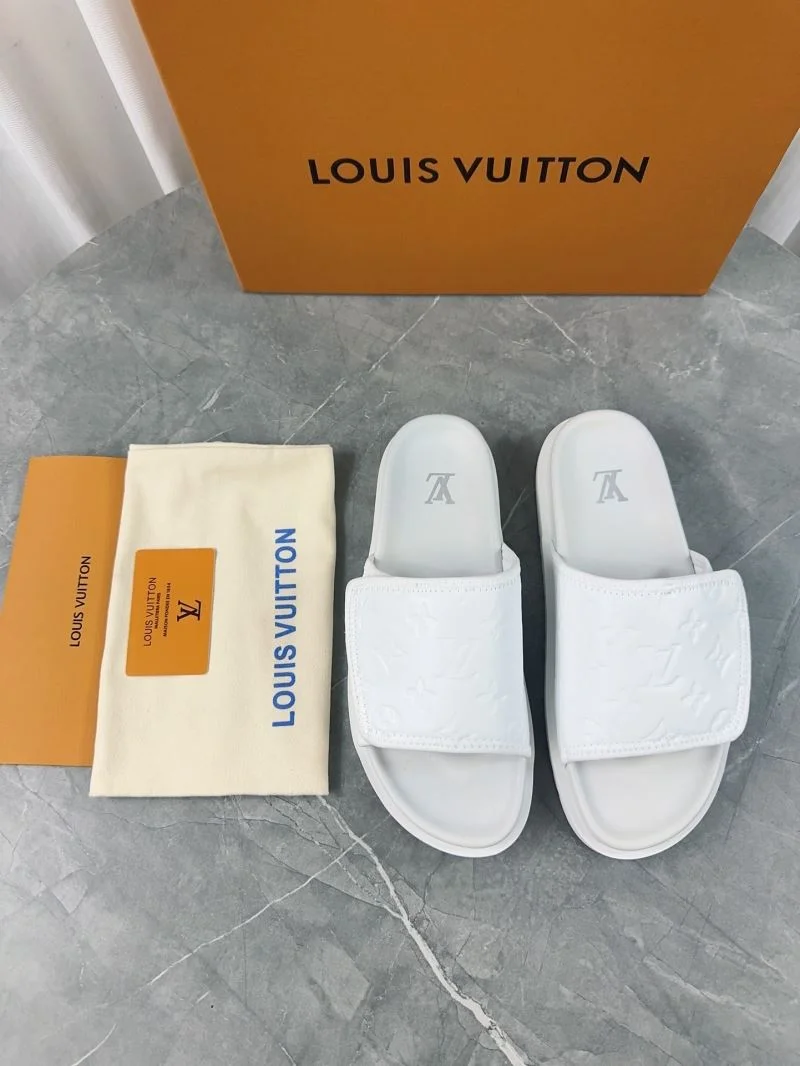 Lightweight Louis Vuitton Slippers 32179