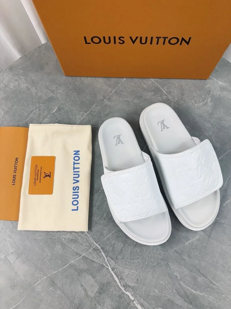 Lightweight Louis Vuitton Slippers 32179
