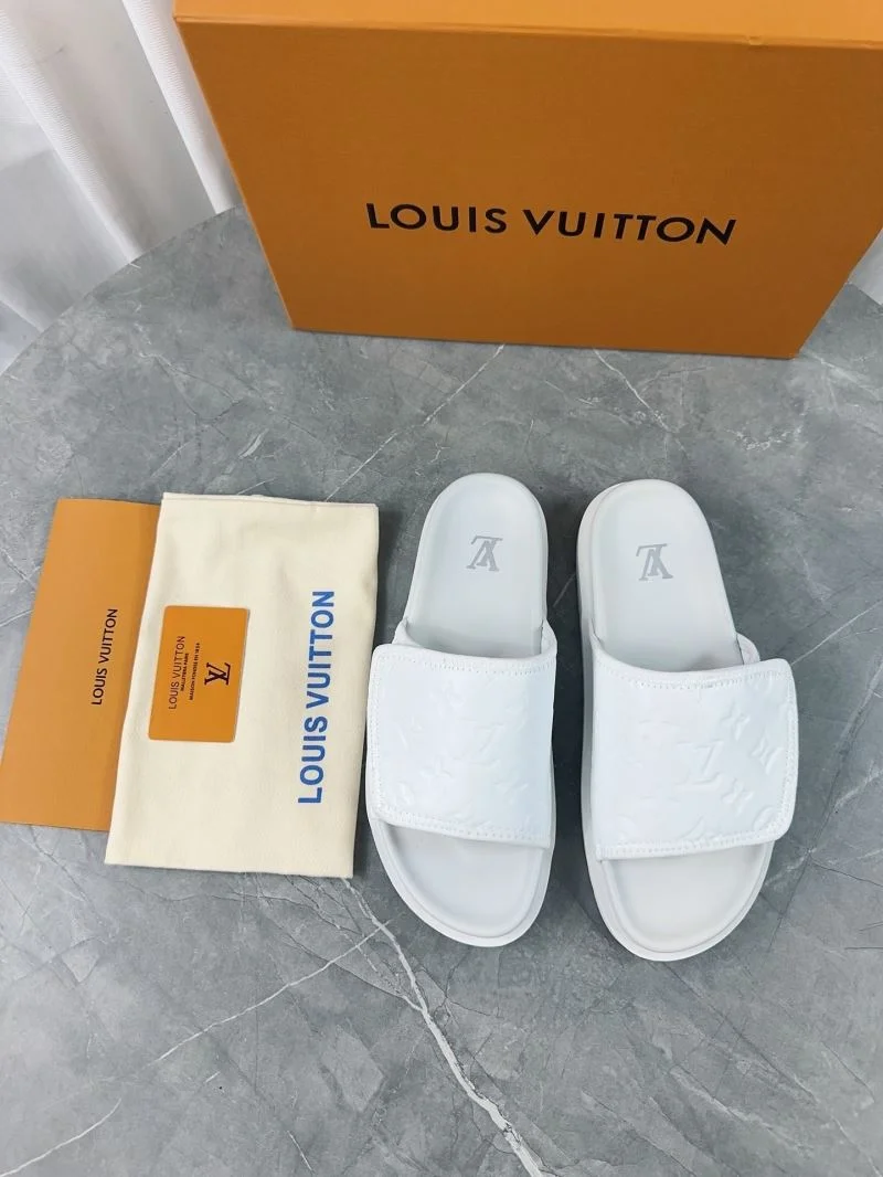 Lightweight Louis Vuitton Slippers 32179