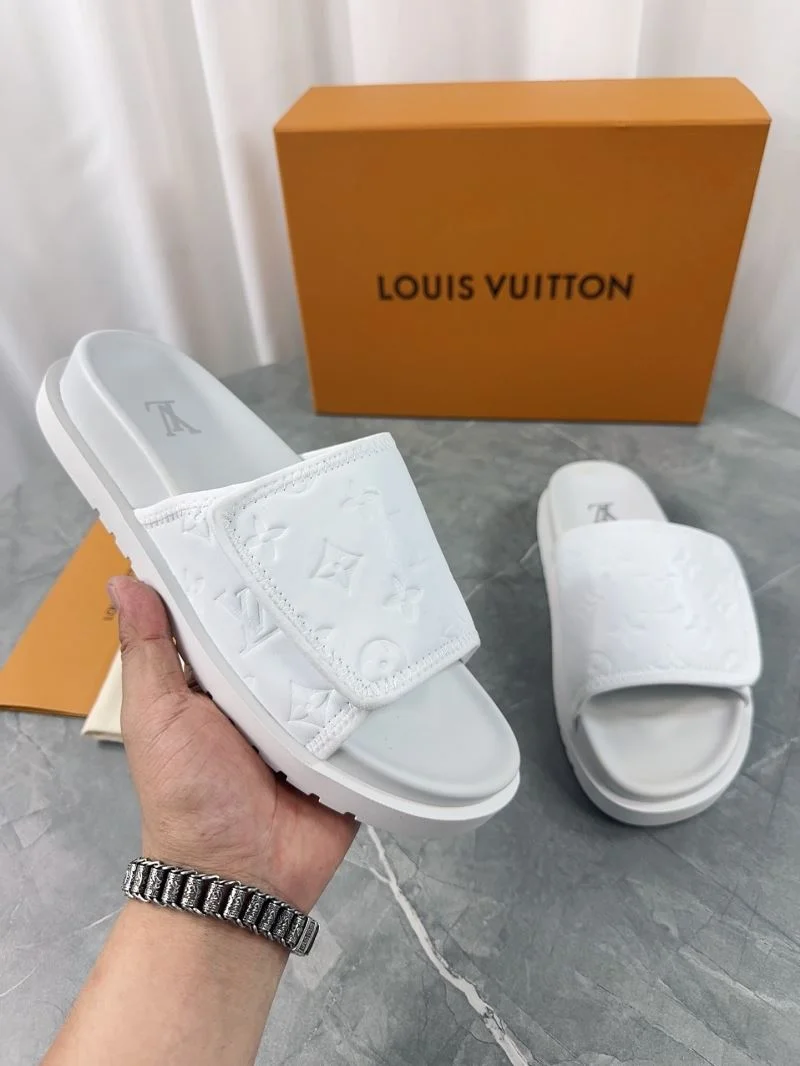 Lightweight Louis Vuitton Slippers 32179