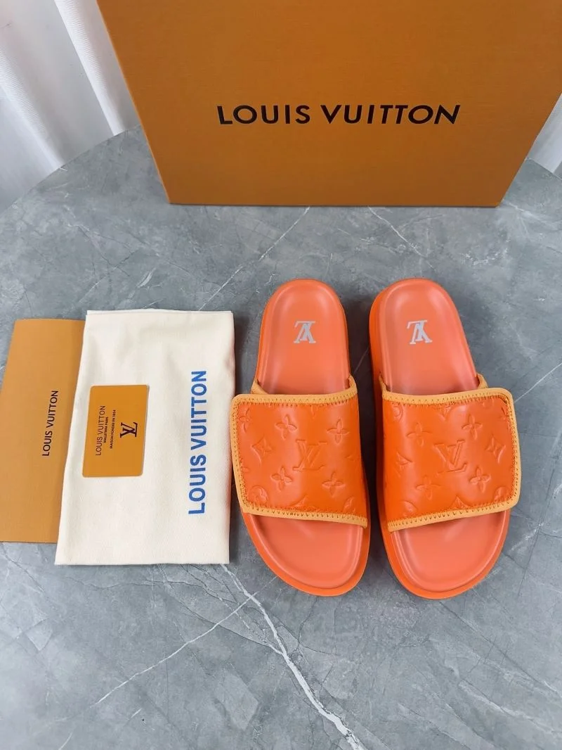 Sleek Louis Vuitton Slippers 32171