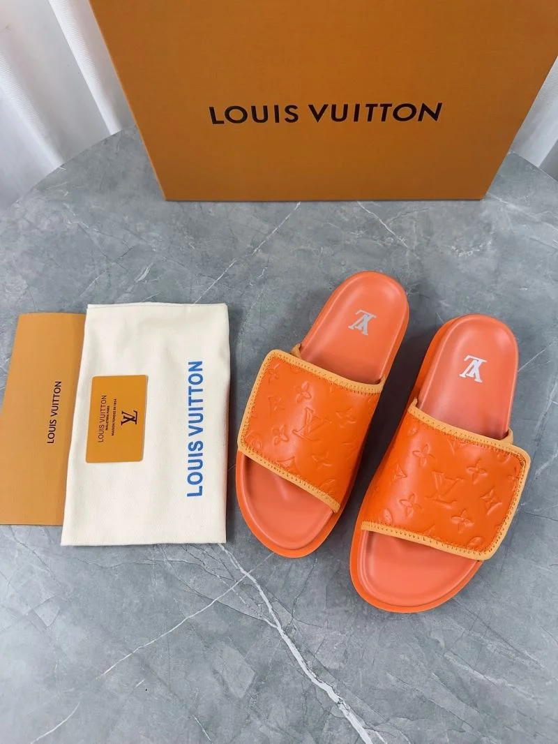 Sleek Louis Vuitton Slippers 32171