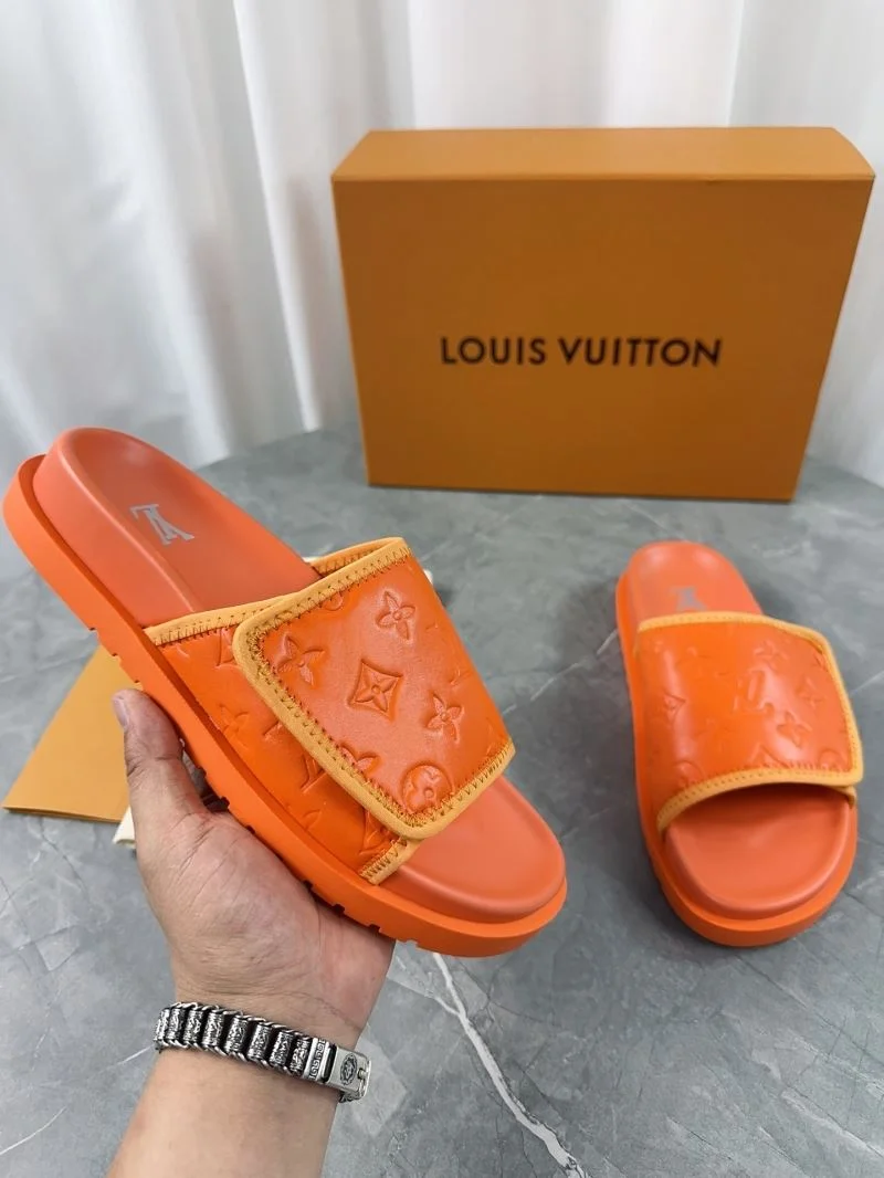Sleek Louis Vuitton Slippers 32171