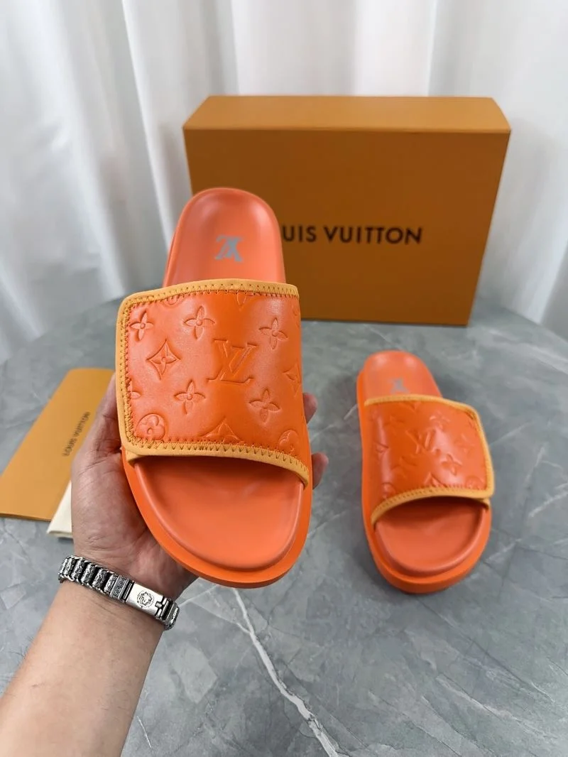 Sleek Louis Vuitton Slippers 32171