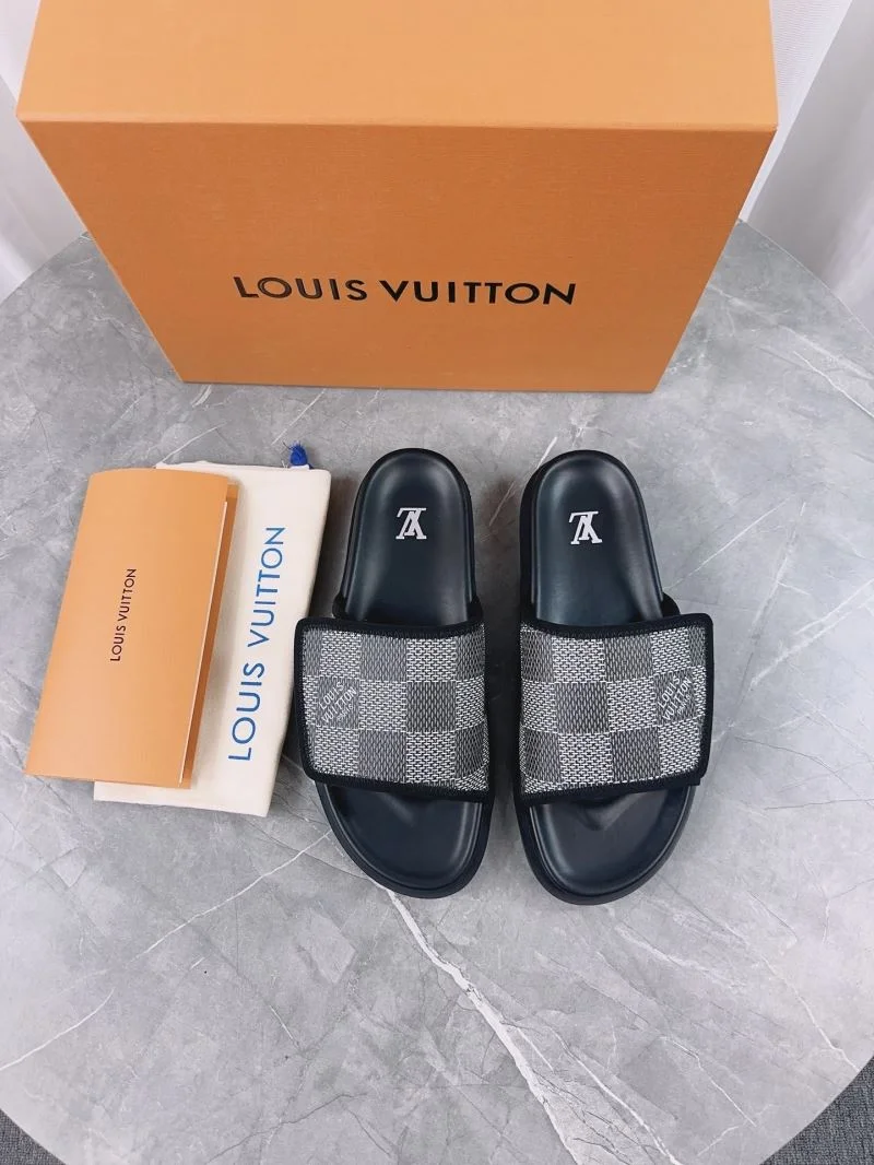Sleek Louis Vuitton Slippers 32177