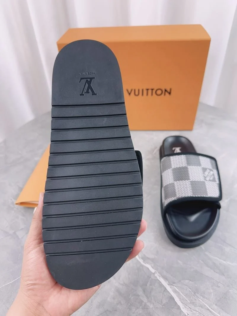 Sleek Louis Vuitton Slippers 32177