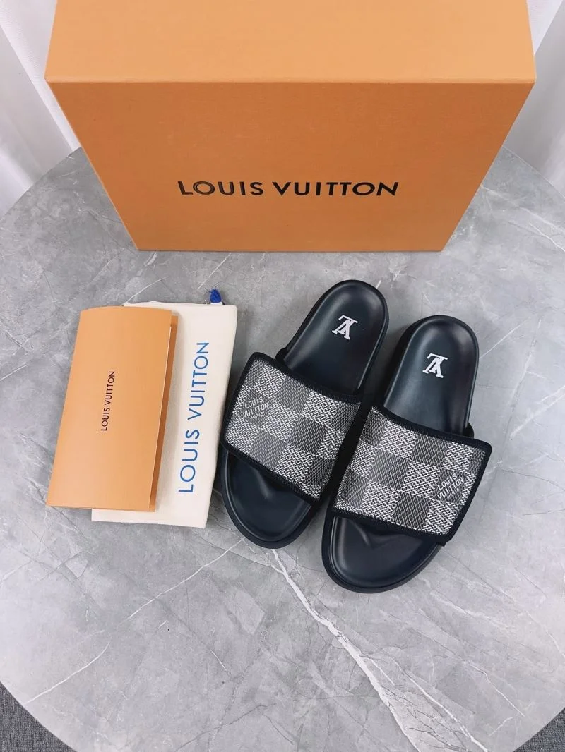 Sleek Louis Vuitton Slippers 32177