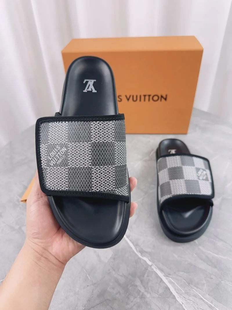 Sleek Louis Vuitton Slippers 32177