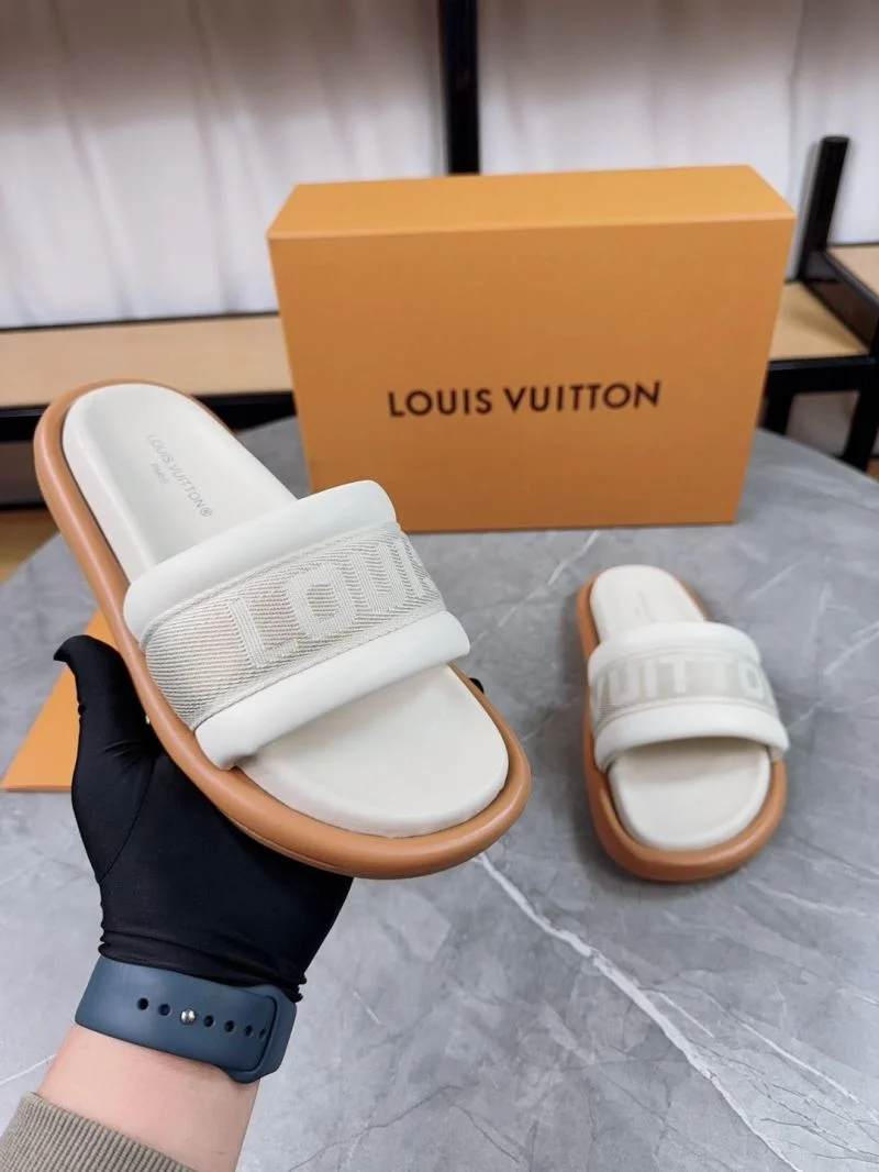 Louis Vuitton Slippers Refined 32173