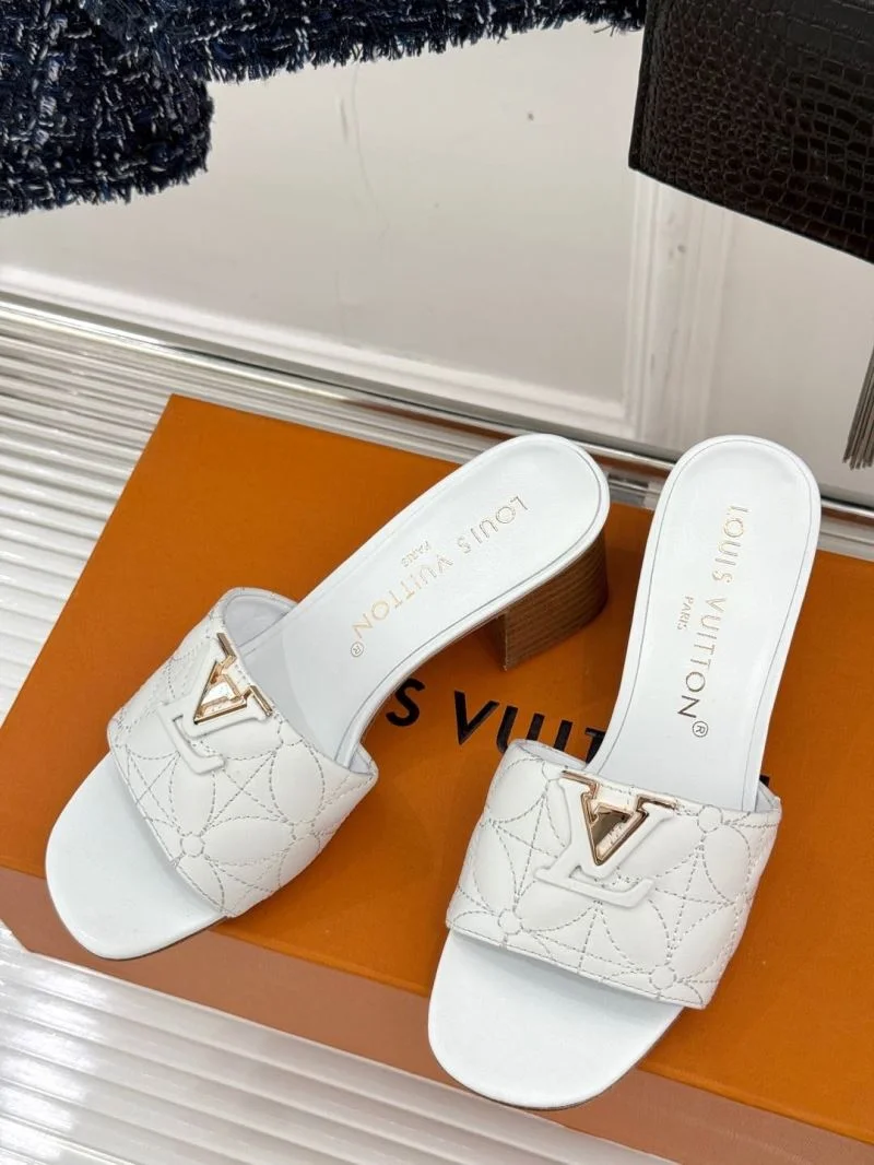 Louis Vuitton Slippers Unisex 32148
