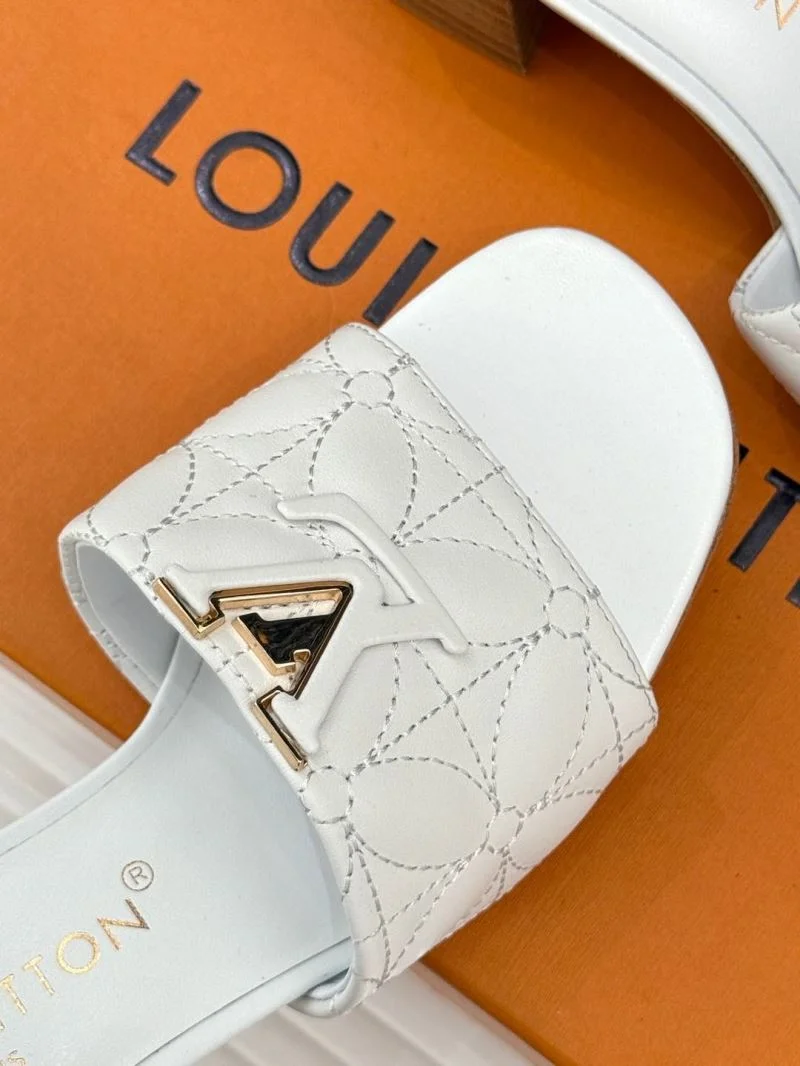 Louis Vuitton Slippers Unisex 32148