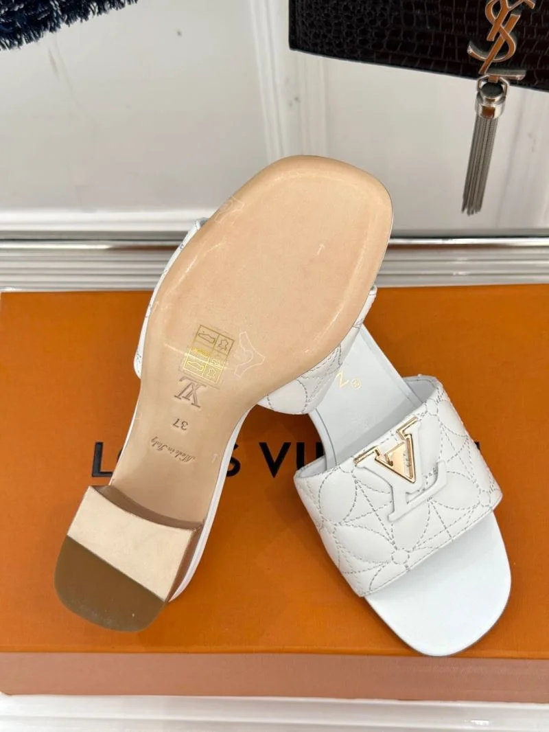 Louis Vuitton Slippers Unisex 32148