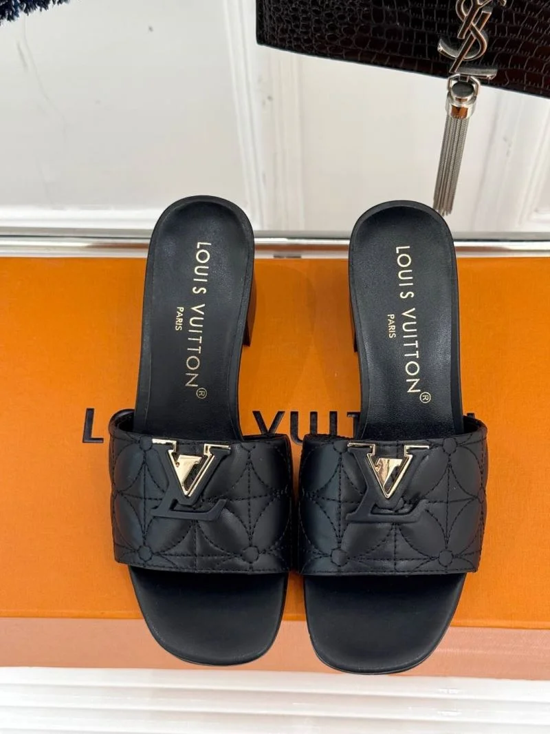 FreshLook Louis Vuitton Slippers 32145