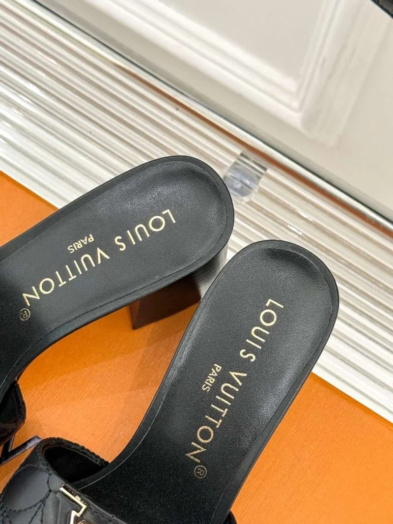 FreshLook Louis Vuitton Slippers 32145