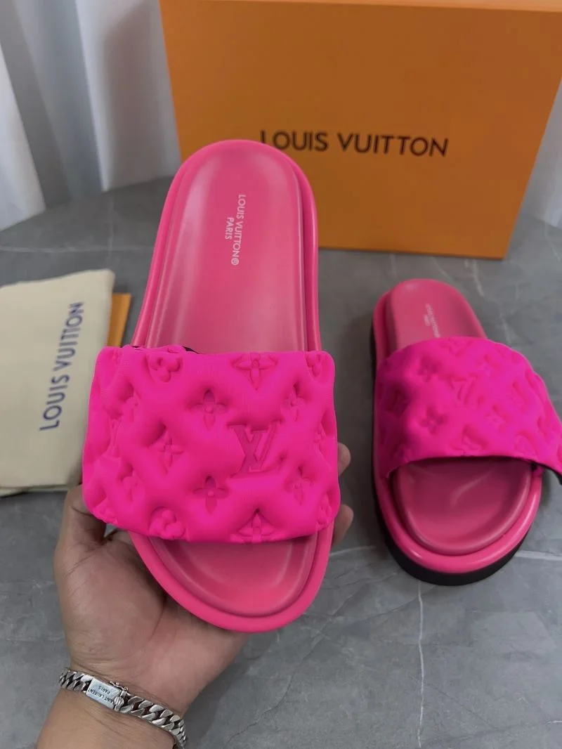 Resilient Louis Vuitton Slippers 31842