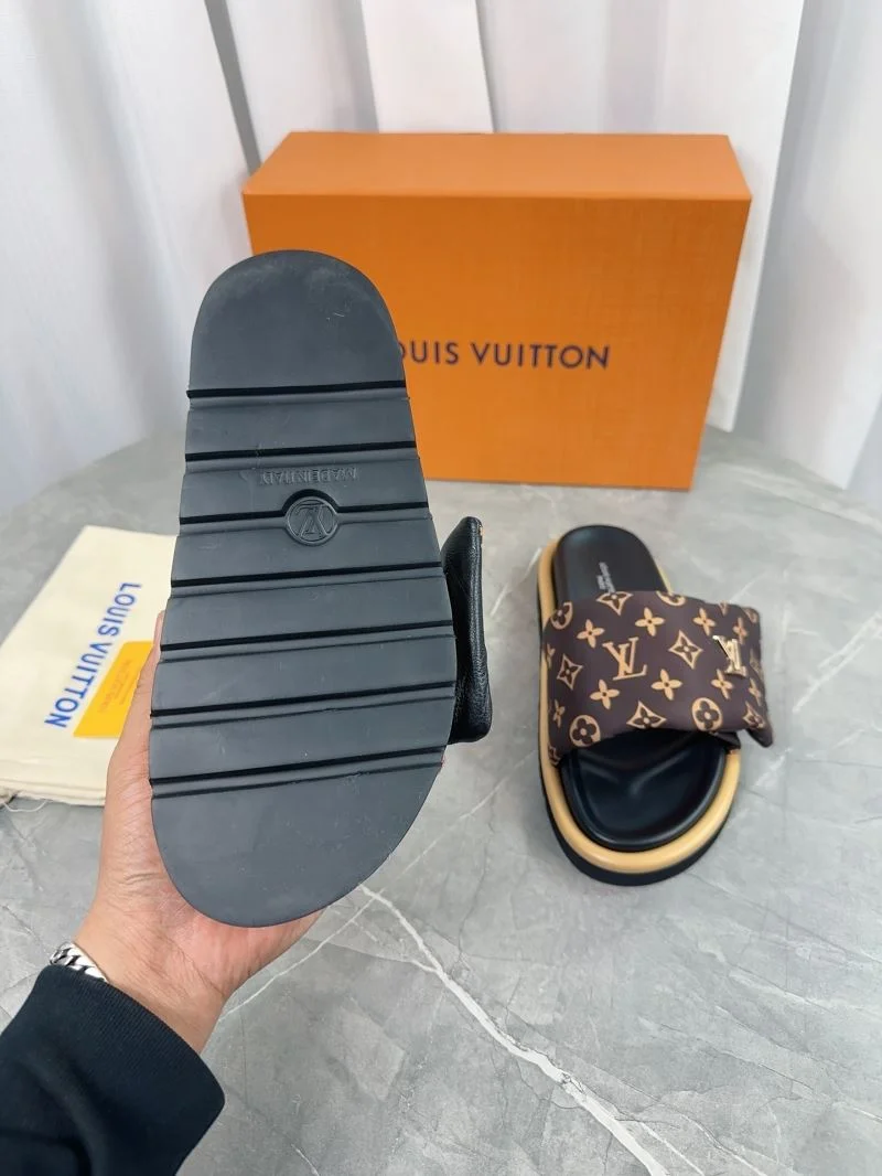 Louis Vuitton Slippers Refined 31831